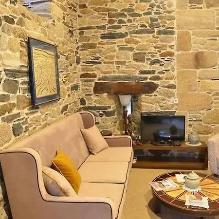 La Cuevona De Guitiriz,parga, En El Camino Norte Lugo 乡村民宿