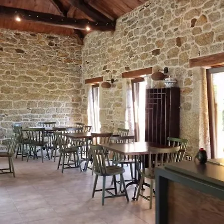 La Cuevona De Guitiriz,parga, En El Camino Norte Lugo * Parga