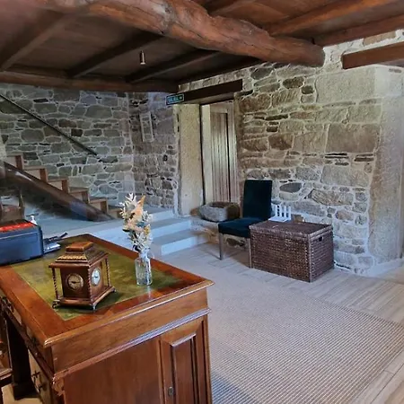 La Cuevona De Guitiriz,parga, En El Camino Norte Lugo Parga