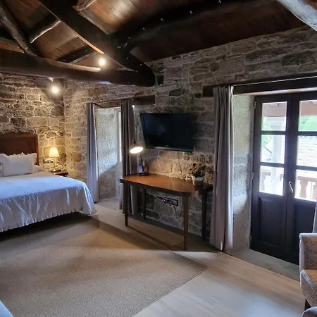 La Cuevona De Guitiriz,parga, En El Camino Norte Lugo