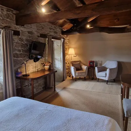 La Cuevona De Guitiriz,parga, En El Camino Norte Lugo *