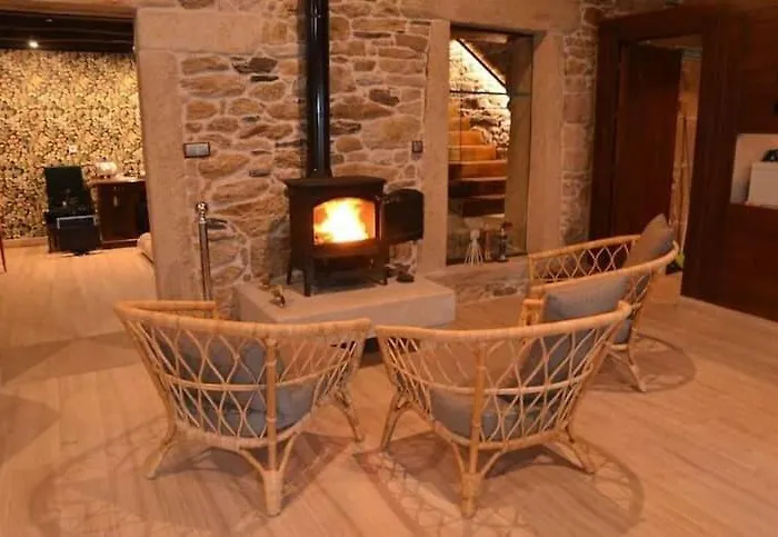 La Cuevona De Guitiriz,parga, En El Camino Norte Lugo Parga