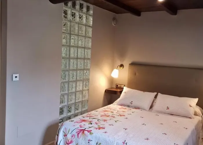 La Cuevona De Guitiriz,parga, En El Camino Norte Lugo Parga