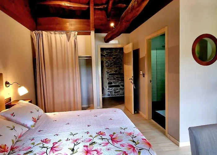 La Cuevona De Guitiriz,parga, En El Camino Norte Lugo