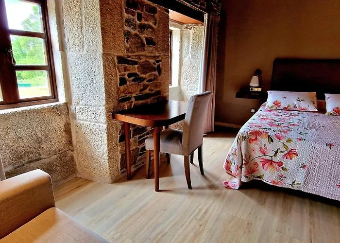 La Cuevona De Guitiriz,parga, En El Camino Norte Lugo *