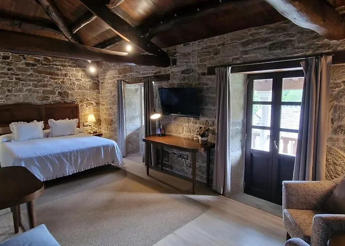 La Cuevona De Guitiriz,parga, En El Camino Norte Lugo